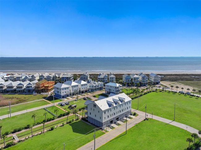 Aerial view of Sunset Townhomes | Image 43