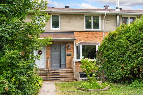 1003 Silver St, Ottawa, ON, K1Z6H8 | Card Image