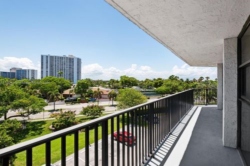 apt-409-400 Leslie Dr, Hallandale Beach, FL, 33009-2964 | Card Image