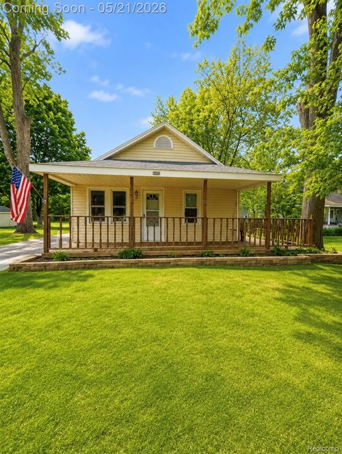18351 Lathers St, Livonia, MI, 48152-3785 | Card Image