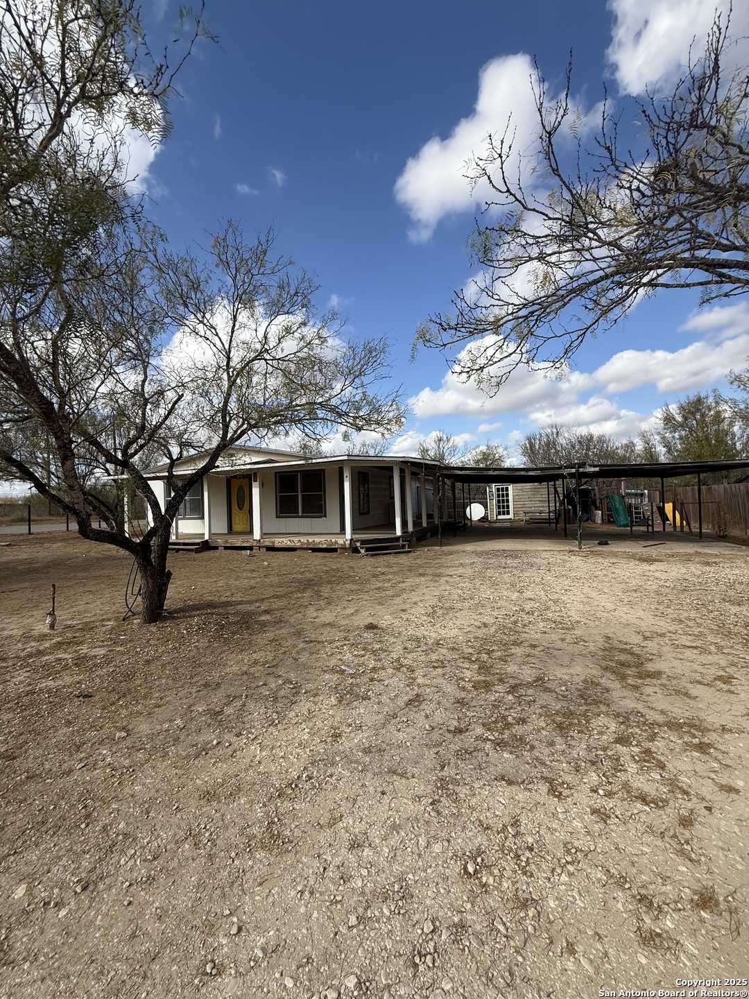 Residential in Carrizo Springs 3