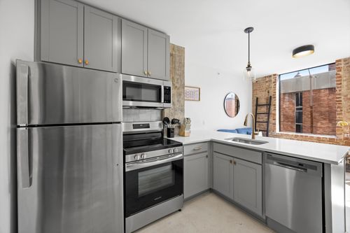 apt-502-a-117 E 7th St, Chattanooga, TN, 37402-1953 | Card Image