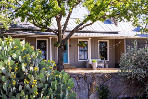 684 Stoneleigh Rd, Center Point, TX, 78010-5402 | Card Image