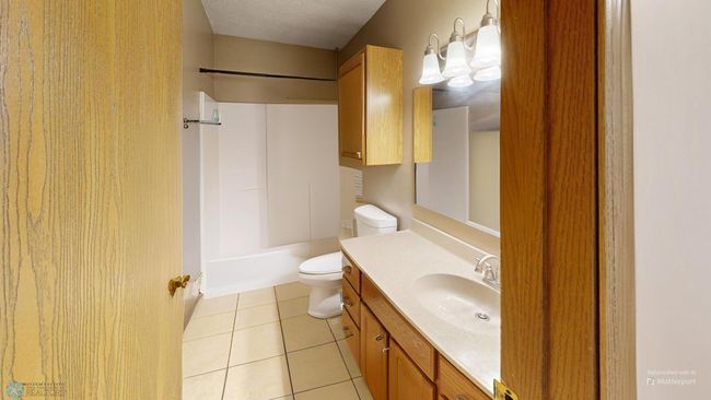 Bathroom-Defurnished | Image 16