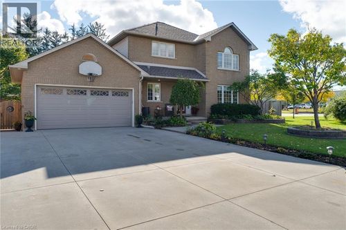88 Republic Ave, Hamilton, ON, L9B2G7 | Card Image