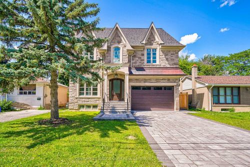 82 Cartier Cres, Richmond Hill, ON, L4C2N5 | Card Image