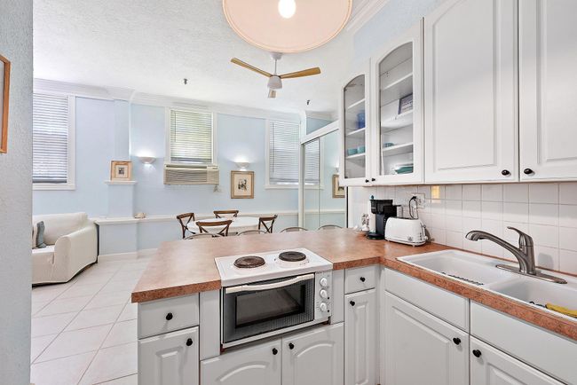 1050 - 235 Sunrise Ave, Condo with 1 bedrooms, 1 bathrooms and null parking in Palm Beach FL | Image 8