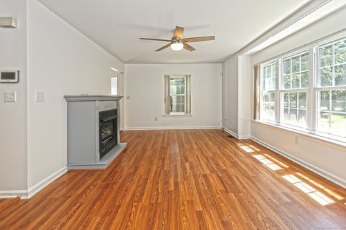 6-6 Kendall Green Dr, Milford, CT, 06461-3068 | Card Image