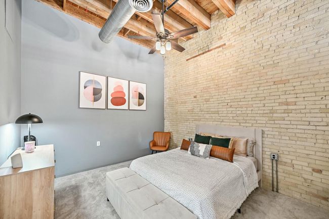 206 - 205 N Water Street, Condo with 2 bedrooms, 2 bathrooms and null parking in Milwaukee WI | Image 18