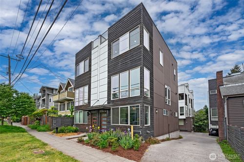 738 D N 95th, Seattle, WA, 98103 | Card Image