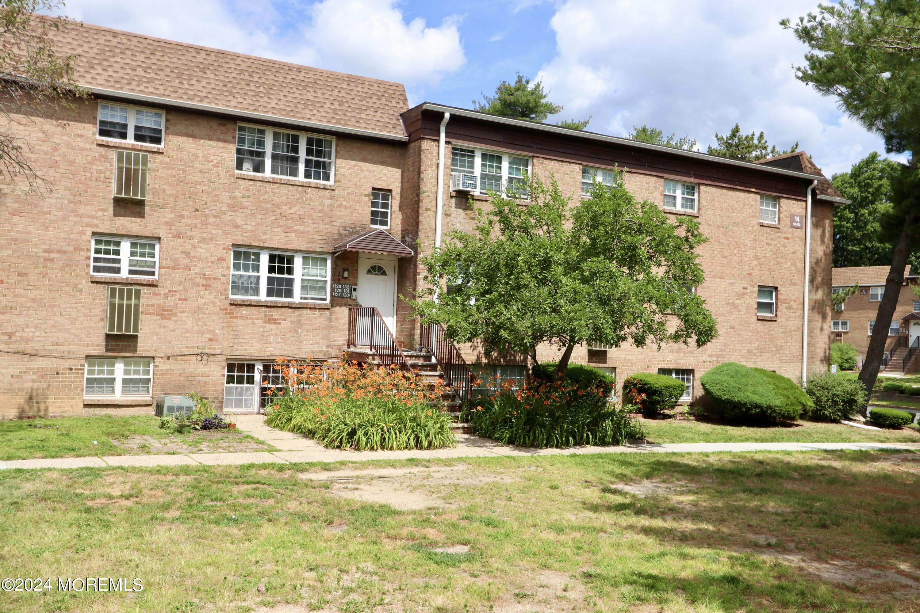 College Dr, Edison, NJ 08817