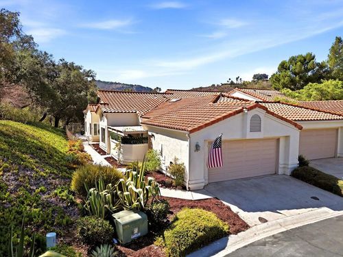 8981 Circle R View Ln, Escondido, CA, 92026-5915 | Card Image