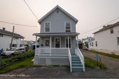 17 Griffith Ln, Wilkes Barre, PA, 18702-4709 | Card Image