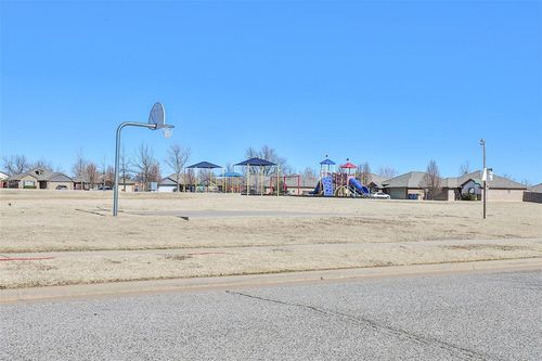 12020 Sw 10th St, Yukon, OK, 73099-7353 | Card Image