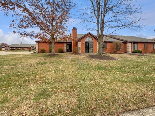9285 Golden Oaks E, Indianapolis, IN, 46260-5135 | Card Image