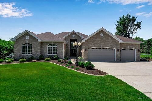 350 Stonehenge Dr, Orchard Park, NY, 14127-2841 | Card Image