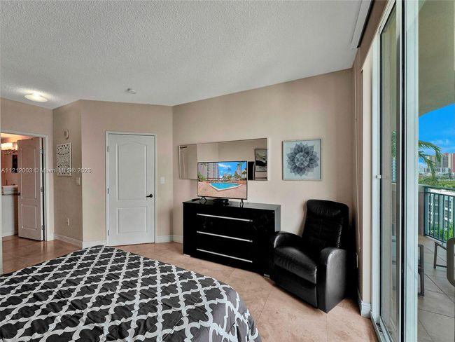 APT-806 - 17555 Atlantic Blvd, Condo with 2 bedrooms, 2 bathrooms and null parking in Sunny Isles Beach FL | Image 17