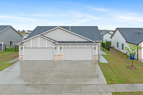 5122-5120-5122 N Cypress St, Bel Aire, KS, 67226-8855 | Card Image
