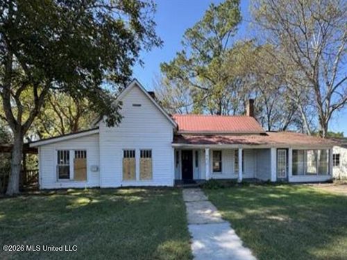 155 Main St, Raleigh, MS, 39153-6002 | Card Image