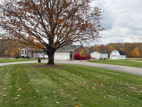 9277 Ivanrest Ave Sw, Byron Center, MI, 49315-8551 | Card Image