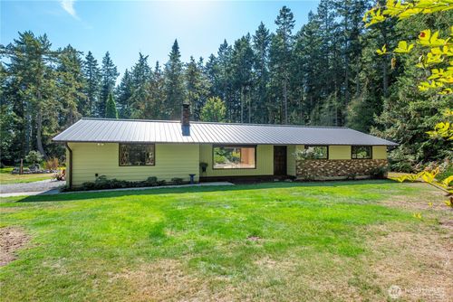 1915 Karen Road, Oak Harbor, WA, 98277 | Card Image