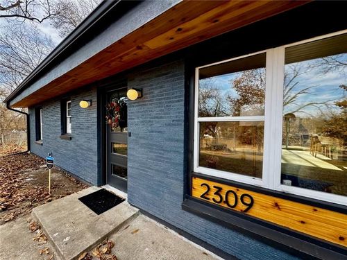 2309 E 77th St, Kansas City, MO, 64132-2129 | Card Image