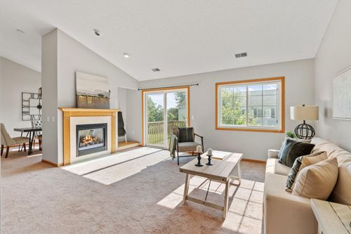 7539 Derby Ln, Shakopee, MN, 55379-7085 | Card Image