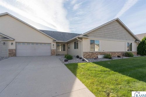 109 Palmer Path, Mankato, MN, 56001-7573 | Card Image
