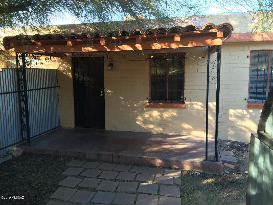 2627 E Grant Rd, Tucson, AZ 85716