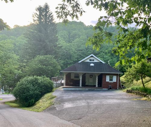 130 Highway 290, Mckee, KY, 40447-7068 | Card Image