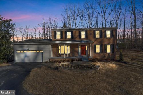 8016 Stillbrooke Rd, MANASSAS, VA, 20112-4606 | Card Image