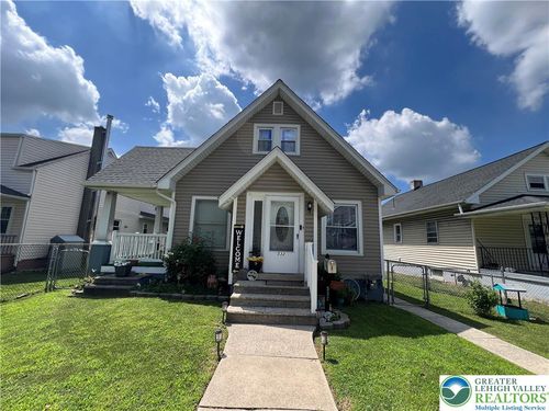 532 6th St, Whitehall, PA, 18052-6423 | Card Image