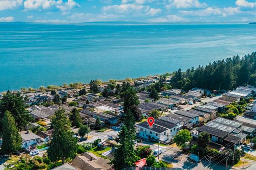 14799 Oxenham Ave, White Rock, BC, V4B2H8 | Card Image