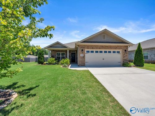 14900 Eva Cir, Athens, AL, 35613-7677 | Card Image