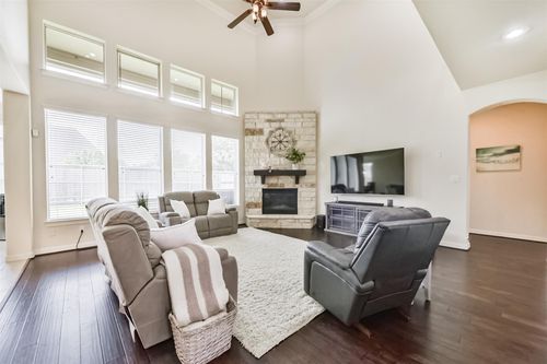 902 Longleaf Ct, Friendswood, TX, 77546-1404 | Card Image