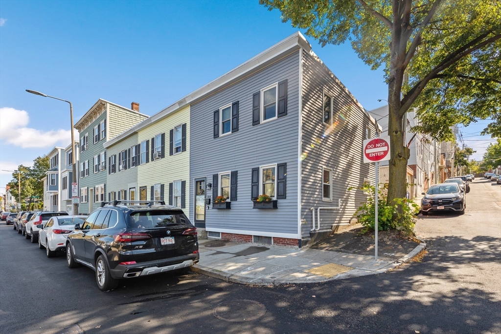 Medford St, Charlestown, MA 02129