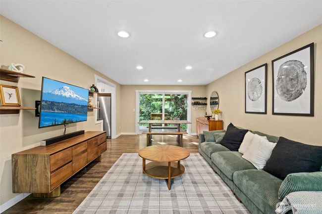 17627 17 Th Dr Se, House other with 3 bedrooms, 3 bathrooms and 2 parking in Bothell WA | Image 4