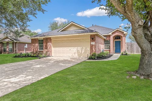 221 River Basin Ln, Dickinson, TX, 77539-6182 | Card Image