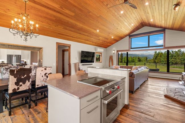 100 N Low Bench Rd, House other with 3 bedrooms, 2 bathrooms and null parking in Gallatin Gateway MT | Image 10