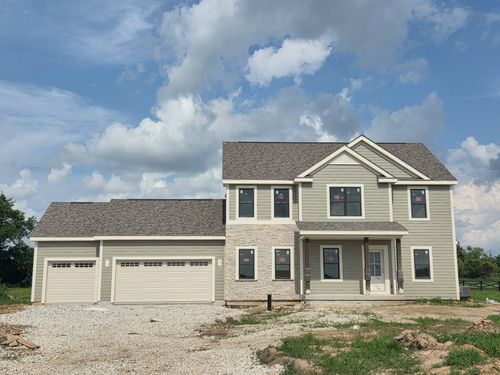 W275N8210 Harvest Ct, Pewaukee, WI, 53072 | Card Image