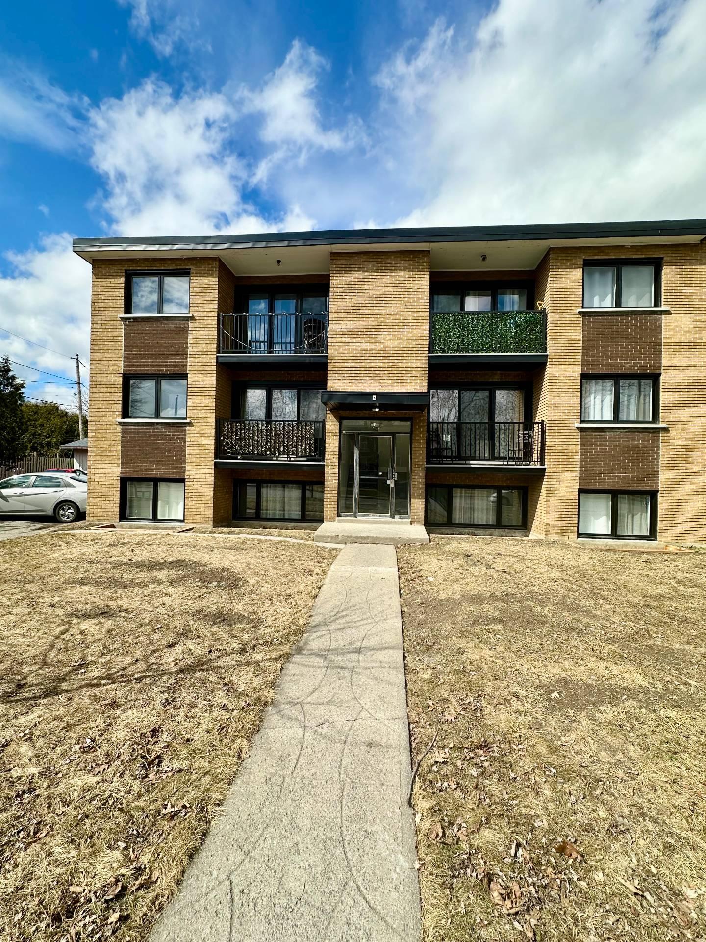 Residential Lease in Longueuil (Le Vieux-Longueuil)