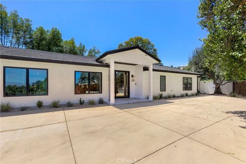 5200 Armida Dr, Woodland Hills, CA, 91364-3530 | Card Image