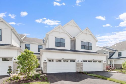 4318 Chelsea Manor Cir, Aurora, IL, 60504-3274 | Card Image