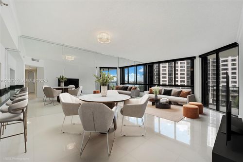 a802-520 Brickell Key Dr, Miami, FL, 33131-2610 | Card Image