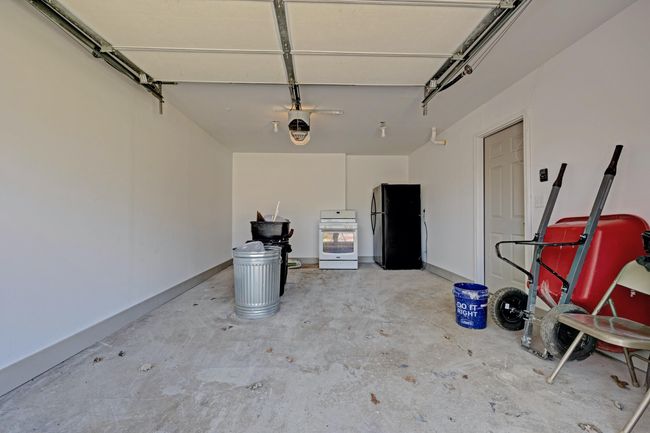 35) Garage | Image 14