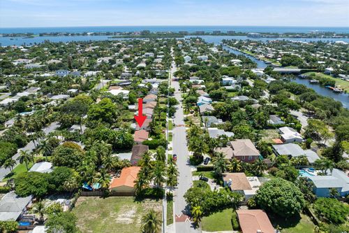 353 Gregory Rd, West Palm Beach, FL, 33405-4926 | Card Image