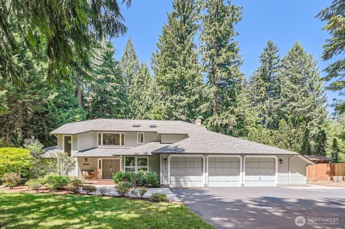 22720 Ne 46th St, Redmond, WA, 98053-8205 | Card Image