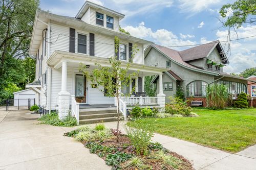 106 Lake St, Buchanan, MI, 49107-1215 | Card Image