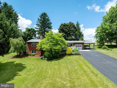629 Beaumont Dr, STATE COLLEGE, PA, 16801-8313 | Card Image