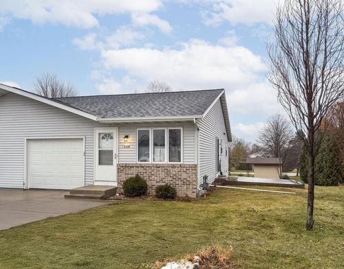 4129 County Road Y, Sheboygan, WI, 53083-2428 | Card Image